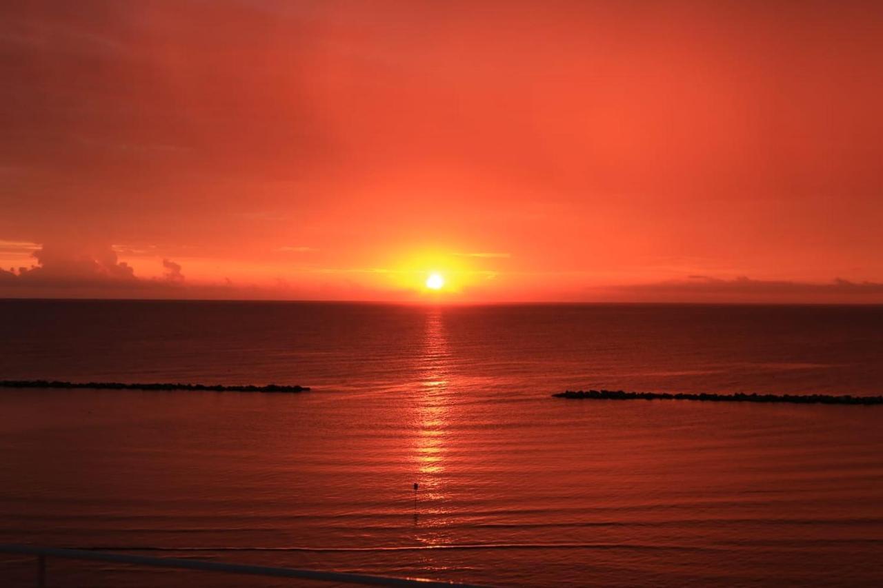 Attico Fronte Mare Daire Martinsicuro Dış mekan fotoğraf