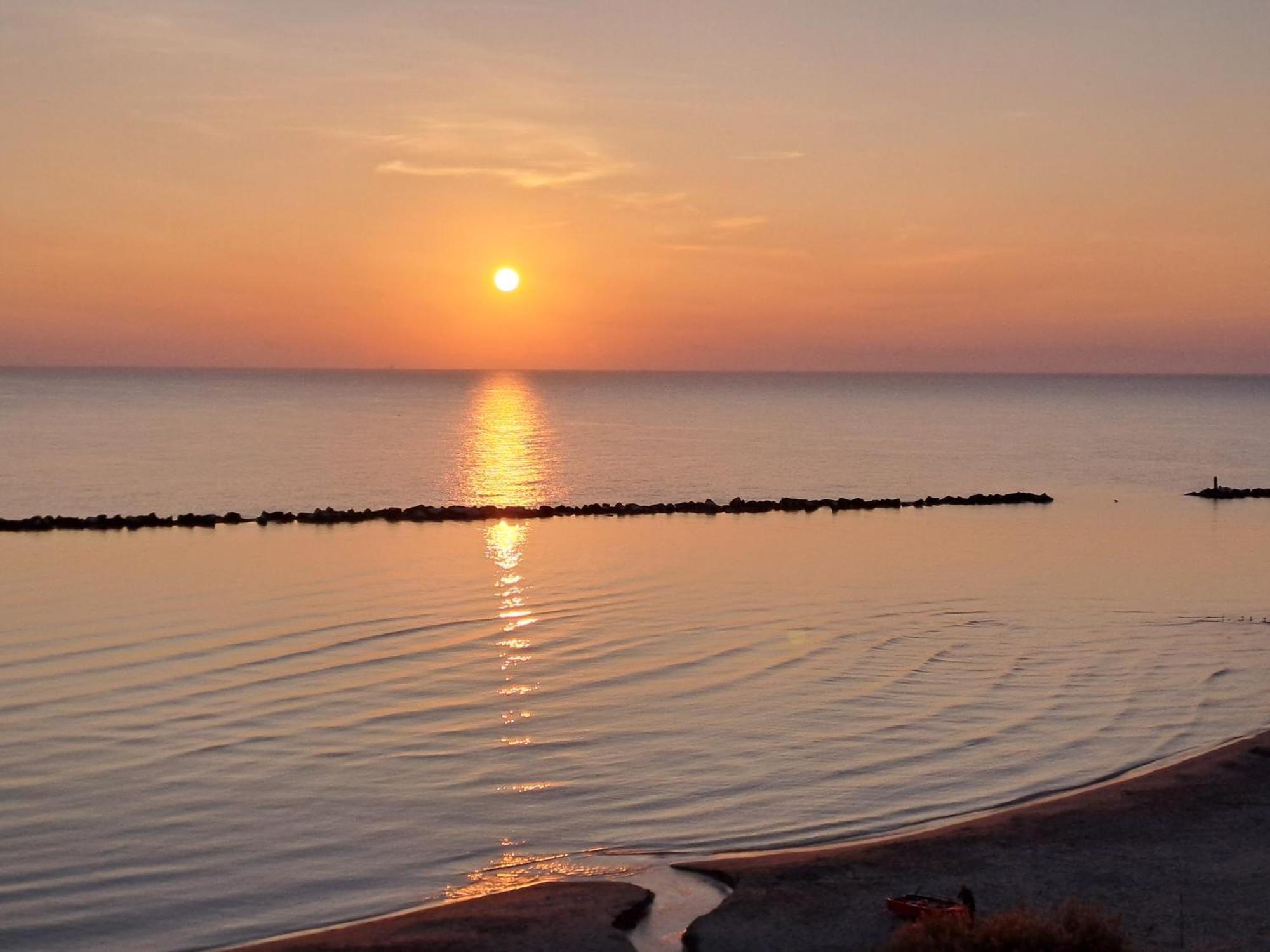 Attico Fronte Mare Daire Martinsicuro Dış mekan fotoğraf
