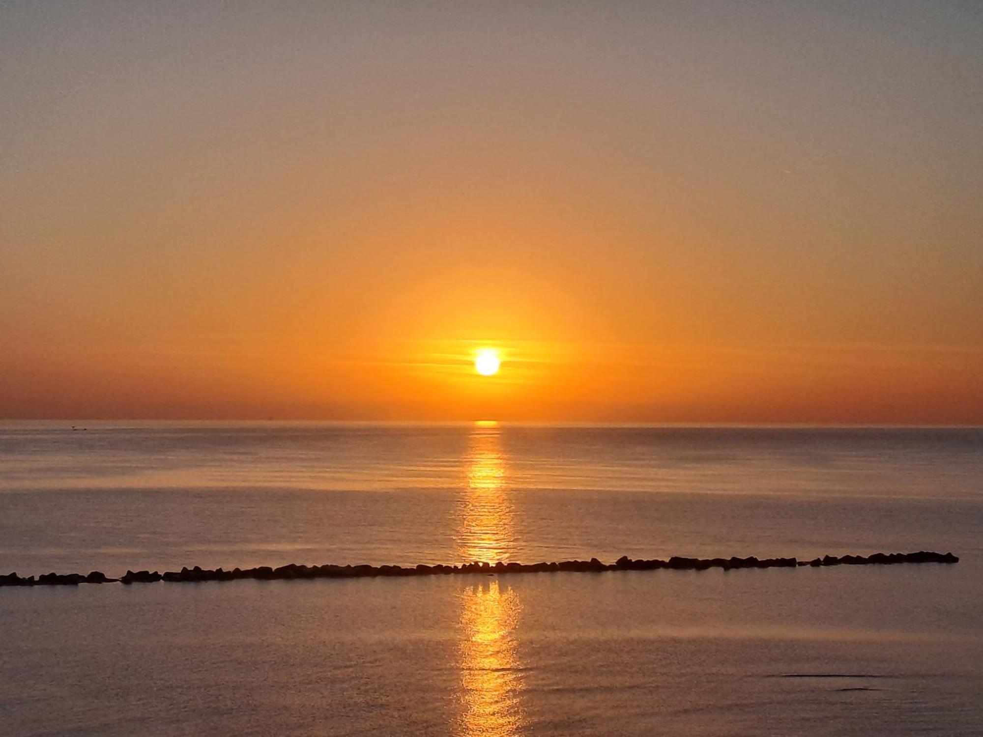Attico Fronte Mare Daire Martinsicuro Dış mekan fotoğraf