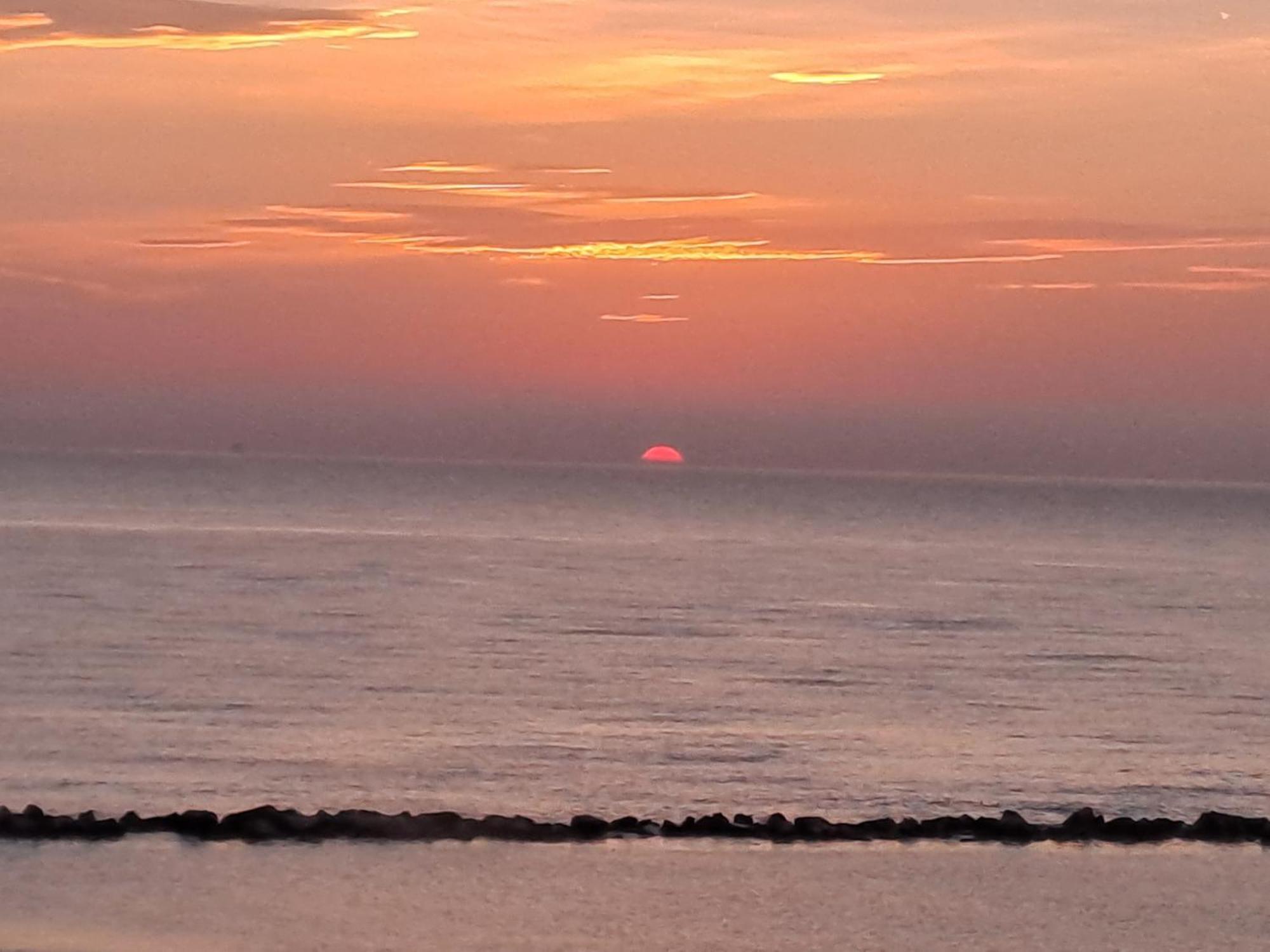 Attico Fronte Mare Daire Martinsicuro Dış mekan fotoğraf